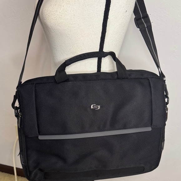 Solo New York Black Nylon Laptop Travel Bag TOT8392B